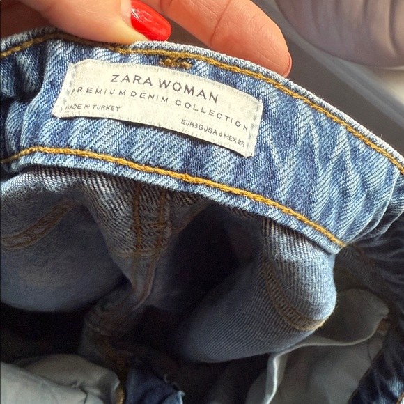 Zara Woman Blue Jeans with Text Detail - Picture 5 of 5